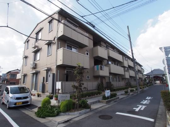 �����s������ɐl�Q���ڂ̃A�p�[�g�̌����O��