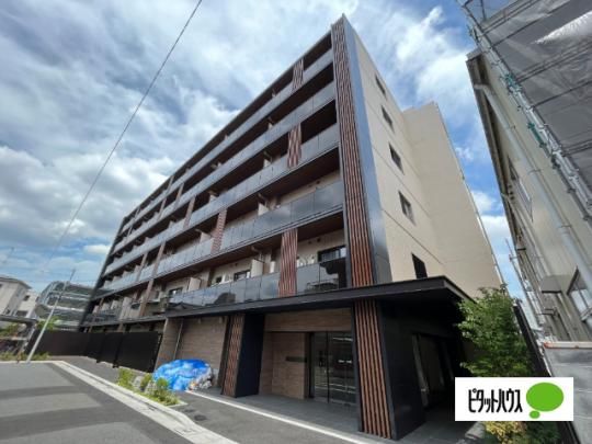 �����s������~���Q���ڂ̃}���V�����̌����O��