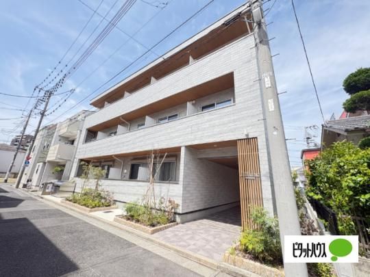 �����s�����搼�|�̒˂Q���ڂ̃A�p�[�g�̌����O��