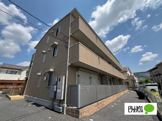 ��ʌ������s���V�c�����̃A�p�[�g�̌����O��