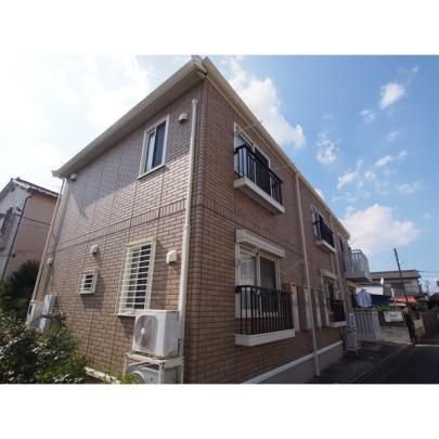 �����s������ɋ��R���ڂ̃A�p�[�g�̌����O��