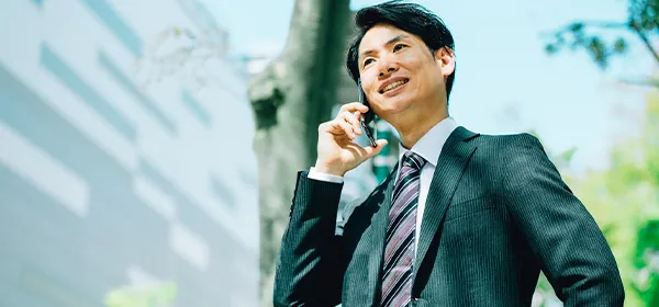 �X�}�[�g�t�H�������ɓ��ĂĘb���Ȃ�������X�[�c�p�̒j���̎ʐ^