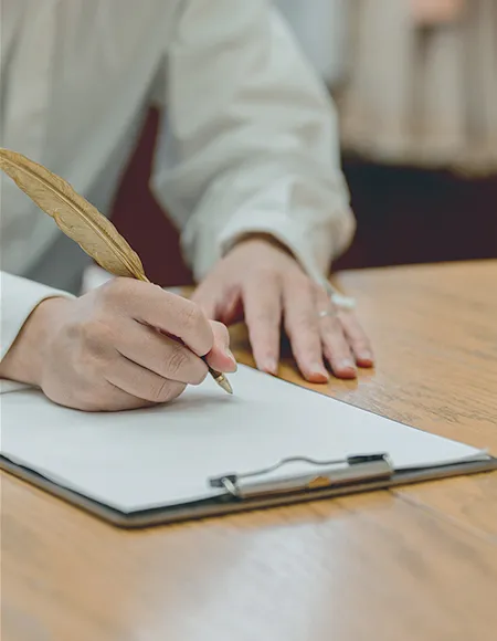 ���ŏ��ނɃT�C������l���̎茳�̎ʐ^